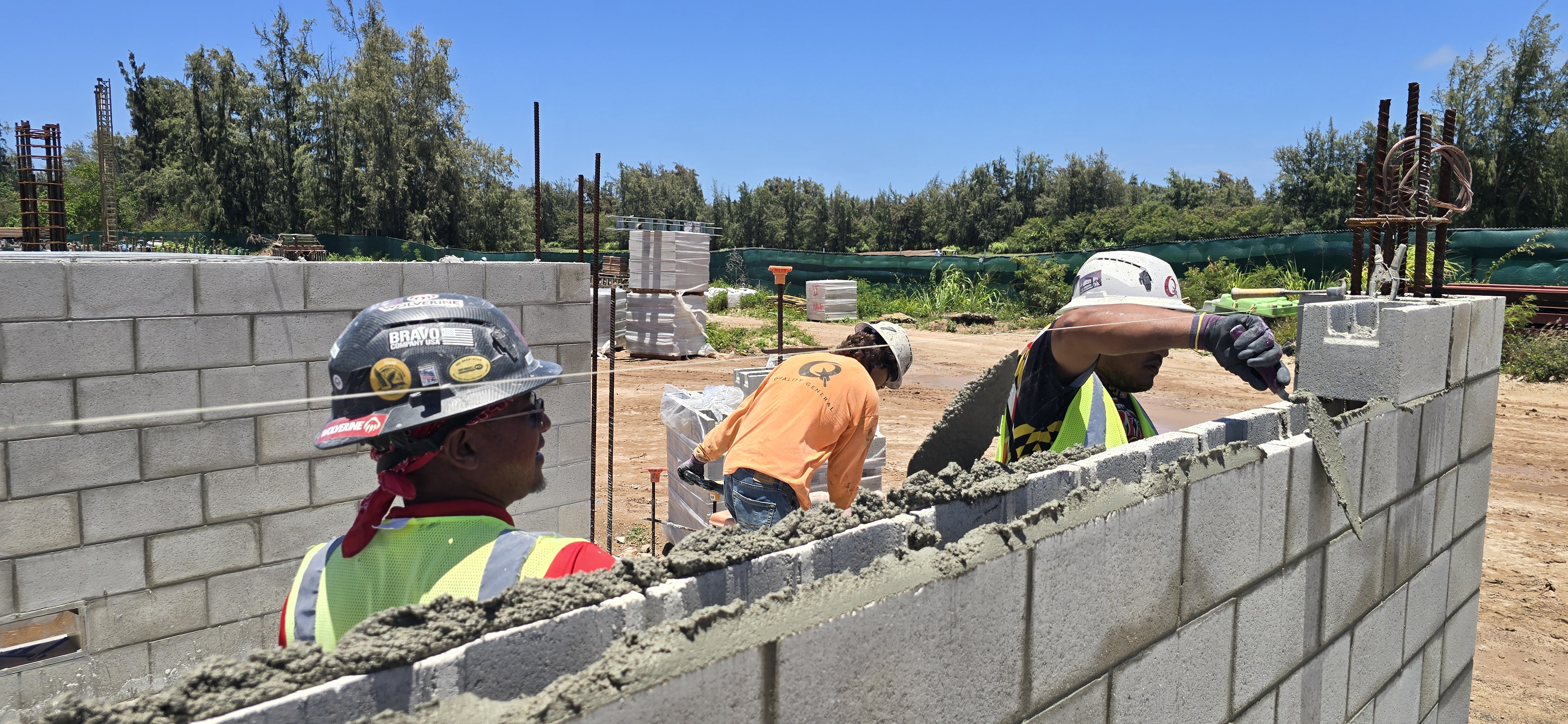 BAC Local 1 craftworkers building a masonry wall on a Hawai‘i jobsite